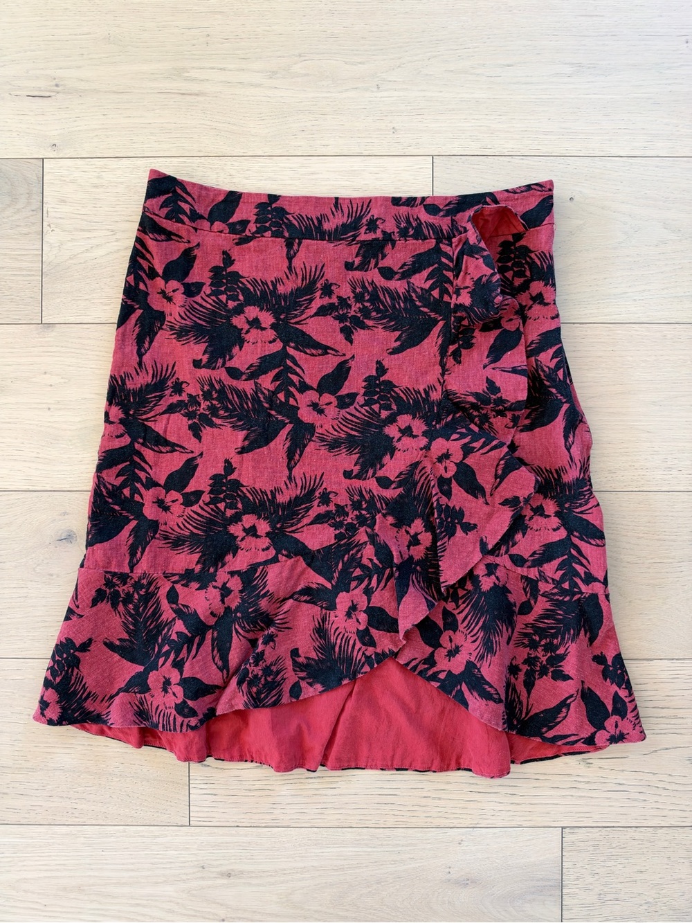 Oasis Black Floral Red Wrap-Style Mini Skirt